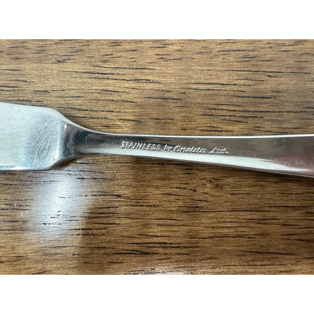 Oneida Ltd Stainless Steel Butter Knife Spreader, Silver Glossy Traditional